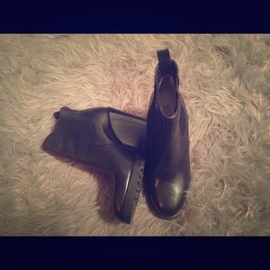 Black leather wedge booties Michael Kors 6.5